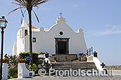 Ischia, il giro dell'isola lungo l'anello stradale 44